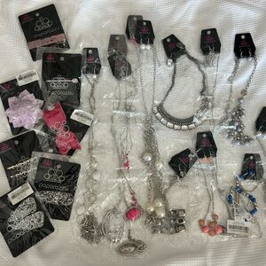 Paparazzi Silver Jewelry Set
